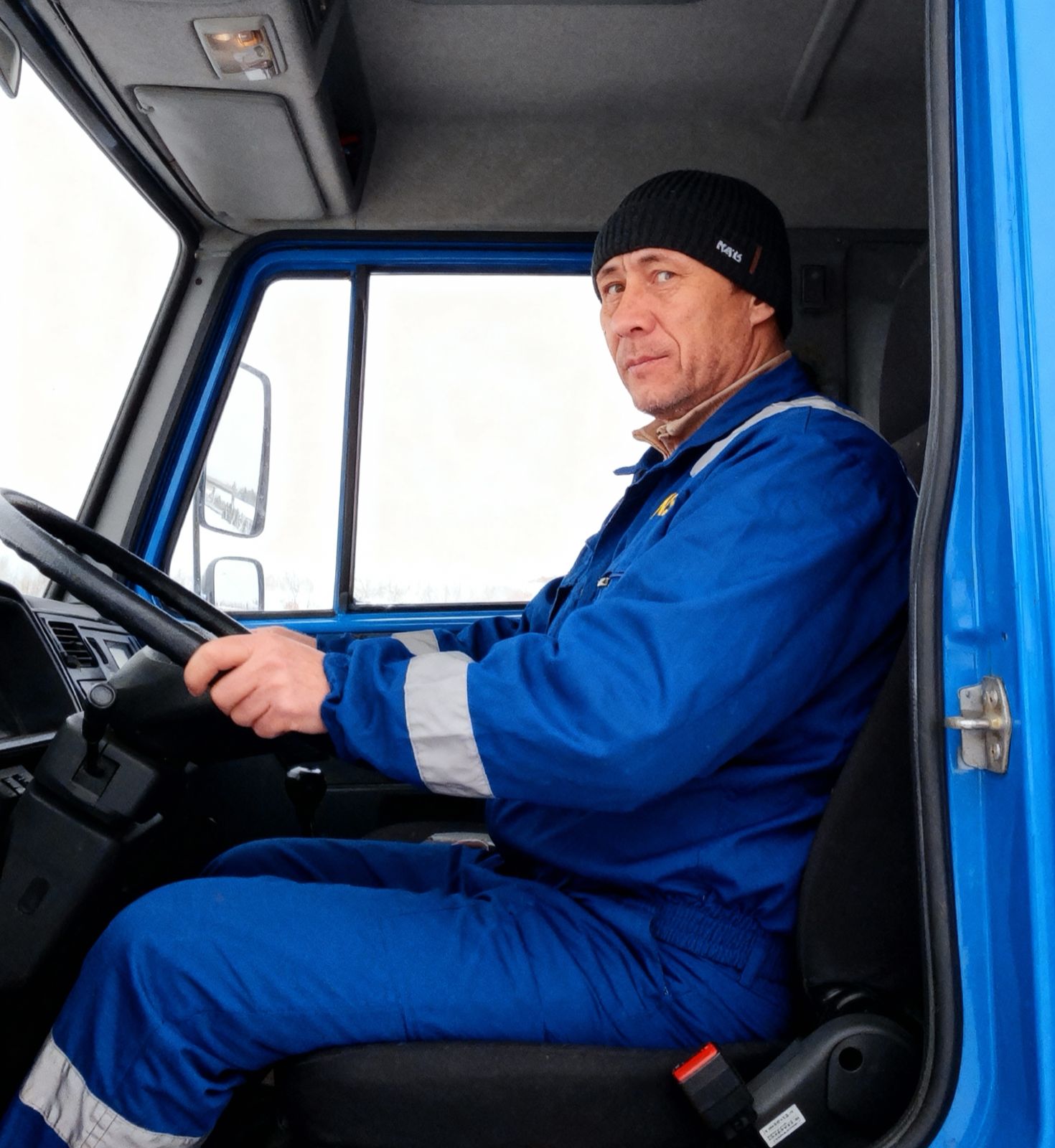 За рулём большого производства: как работает водитель на Тенгизе