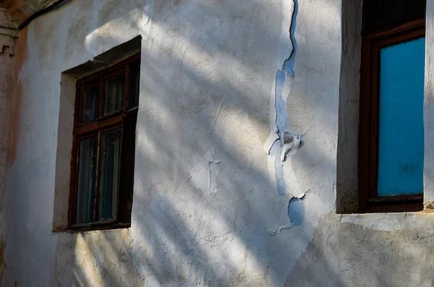 Жителям треснувших домов в Атырау компенсируют средства на покупку нового жилья (+ВИДЕО)